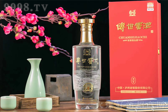 出身名家,自帶光環(huán)!瀘州老窖傳世窖池酒,不容錯過! 出身名家,自帶光環(huán)!瀘州老窖傳世窖池酒,不容錯過!