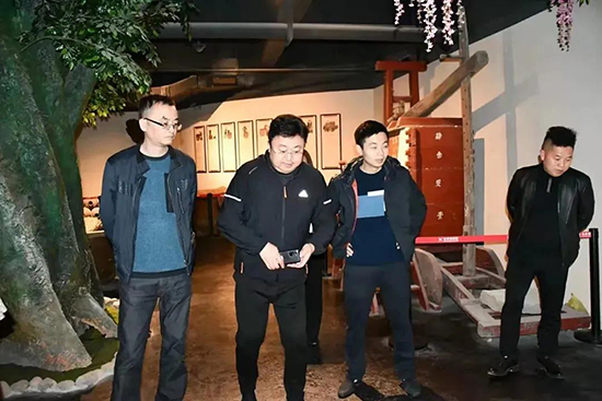 華貴集團與吉馬集團合作發展,聯手打造上海世界酒博園醬香型白酒封壇定制合作! 華貴集團與吉馬集團合作發展,聯手打造上海世界酒博園醬香型白酒封壇定制合作!