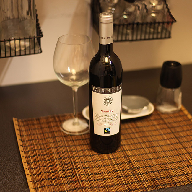 公平山設(shè)拉子干紅葡萄酒